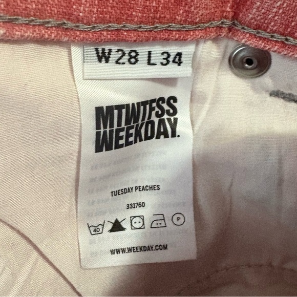 Weekday size 28w 34L pink skinny leg jeans, 99% cotton - Picture 6 of 7